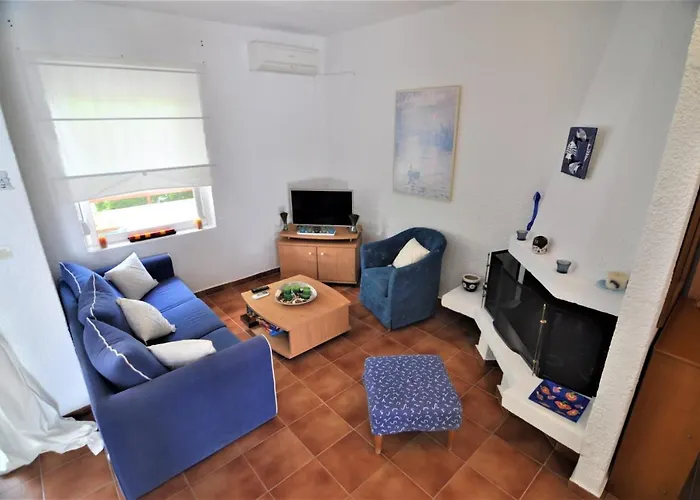 Сasa de vacaciones Zennova #16 Naftilos Family Summer House *