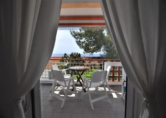 Zennova #16 Naftilos Family Summer House Σίβηρη